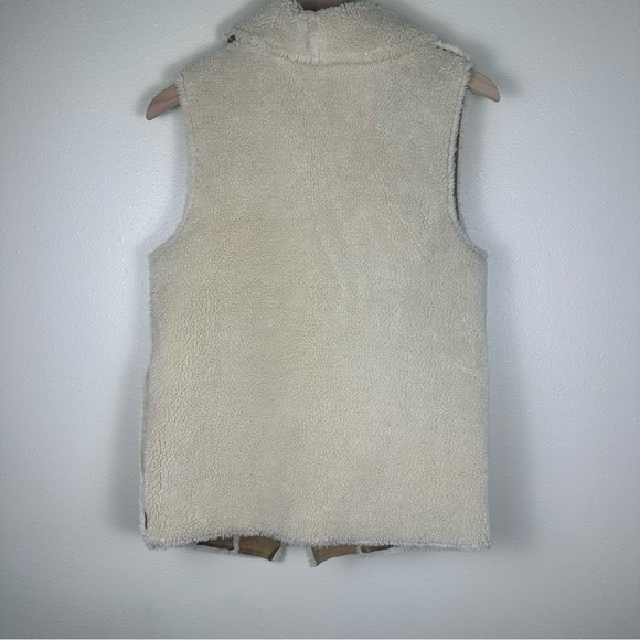 VELVET by GRAHAM & SPENCER Women's Small Rustic Chic Sherpa Waterfall Vest - Picture 7 of 8